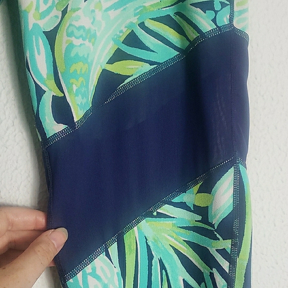 Lilly Pulitzer Luxletic 21" Thea Weekender Crop Legging Mesh Blue Green Size XL - Picture 4 of 13